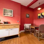 Joivy Old Town 1-Bed Apartment With Stunning Views