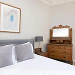 Joivy Old Town 1-Bed Apartment With Stunning Views